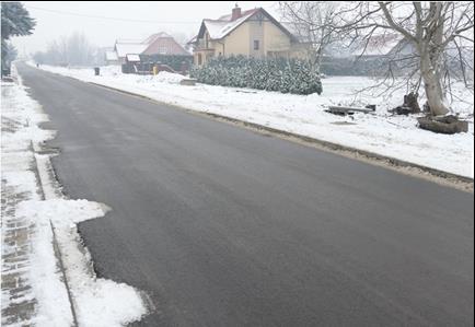 Wykonano utwardzenia kostką brukową traktu pieszo jezdnego w sąsiedztwie placówki Caritas pomiędzy ul. 3 Maja, a ul.