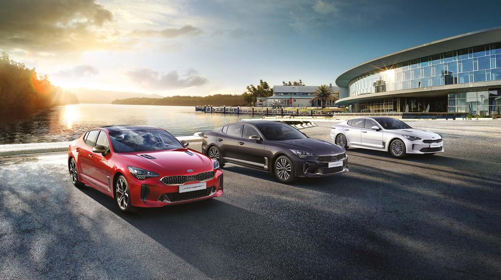 TRZY OBLICZA DOSKONAŁOŚCI Wszystkie wersje Kia Stinger przepełnia duch klasy Gran Turismo, a najnowsze rozwiązania gwarantują niesamowite wrażenia.