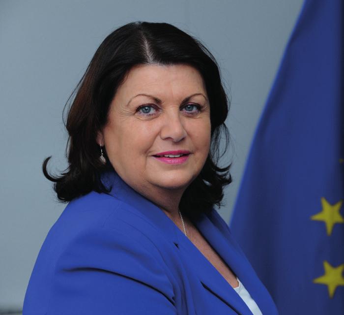 Przedmowa Máire Geoghegan-Quinn Powszechnie wiadomo, iż badania i innowacje wywierają duży wpływ na nasze życie, sposób myślenia i pracę.