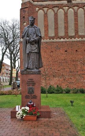 Aby zobaczyć mapę miejsc zawartych w mini przewodniku kliknij lub skopiuj do przeglądarki poniższy link: http://www.polskaniezwykla.pl/miniprzewodnik/map.aspx?lat=53.1779549336442&lng=22.