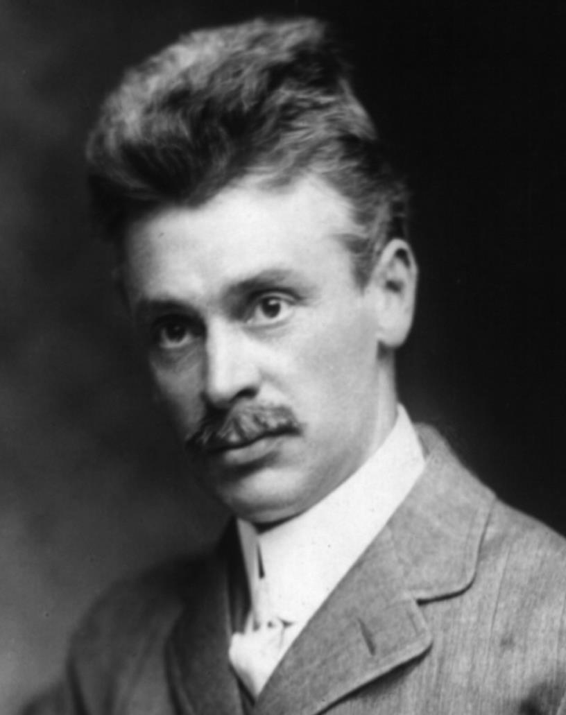 Przyjęto statut IARU, wzorowany na statucie amerykańskiej ARRL (The American Radio Relay League) założonej w maju 1914 r.