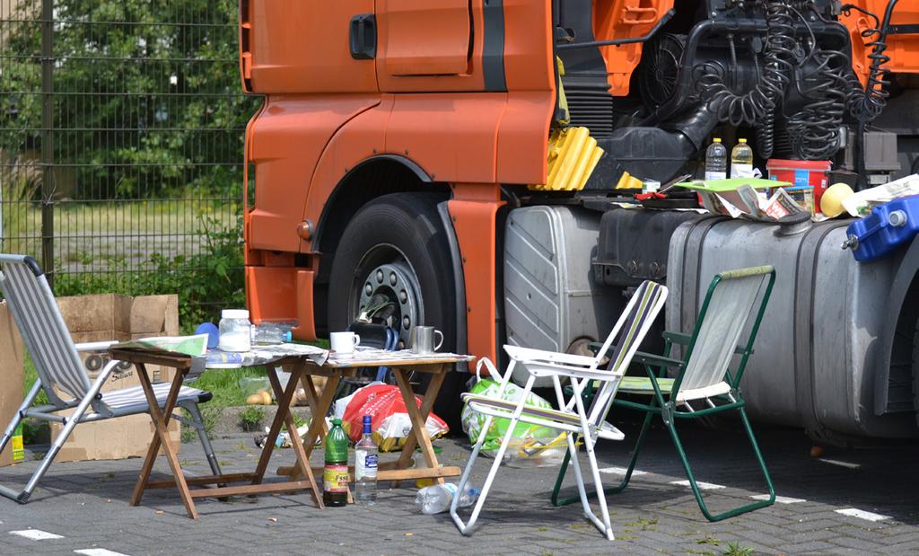 Nie tylko gorsze samopoczucie kierowców Dwa systemy rozliczaia czasu prowadzeia pojazdu, zgodie z propozycją Rady, uwarukowae przekroczeiem graicy, utrudią egzekwowaie przepisów.