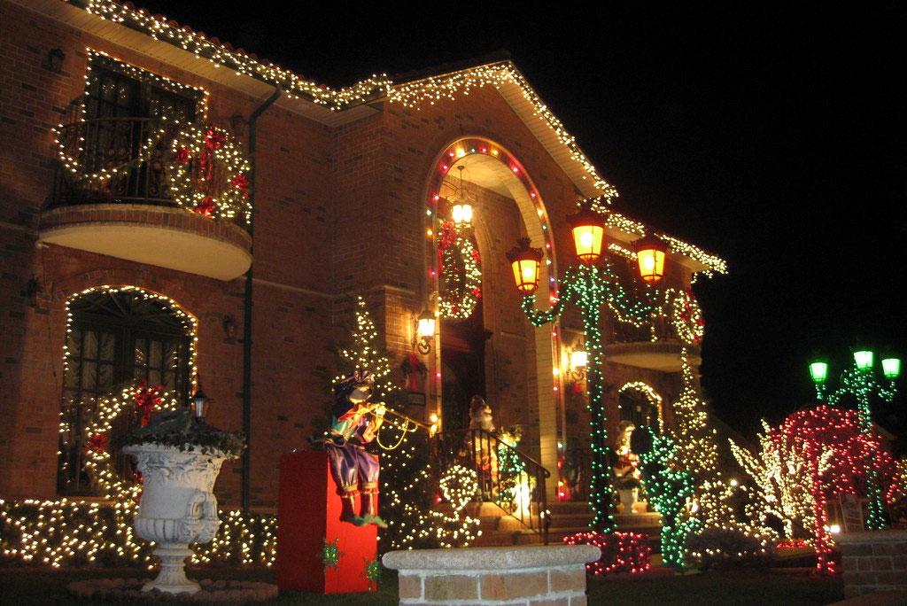 displays and 30-foot toy soldiers. 2:00 PM Depart St.