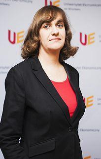 dr hab. Alicja Zakrzewska-Półtorak, prof. UE 1. Czynniki lokalizacji kształtujące rynek nieruchomości mieszkaniowych 2.