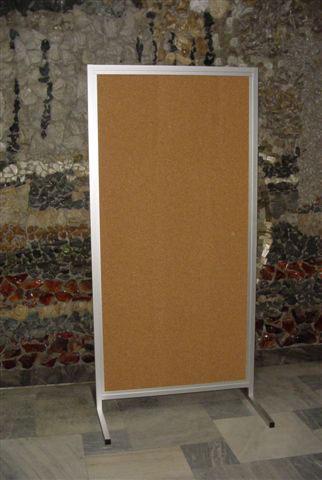 - 3-skrzydłowy 3 x 180 x 80 2.310,00 zł. - każde następne skrzydło 180 x 80 770,00 zł. Parawany mogę mieć także inne wymiary.