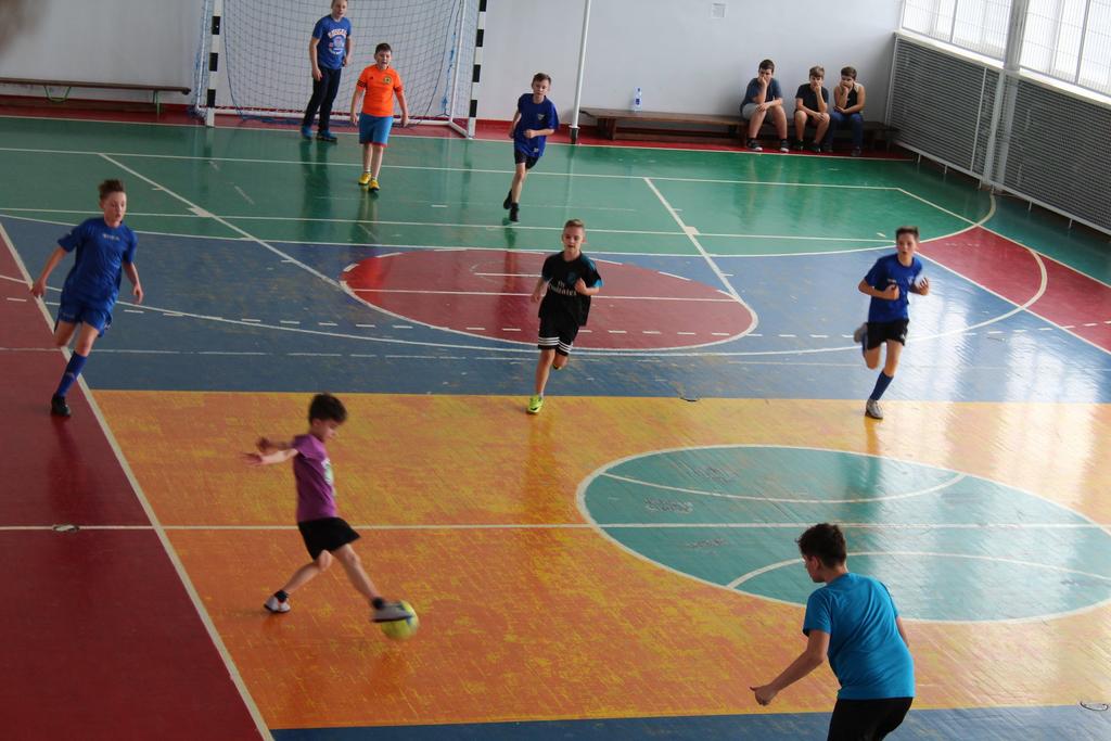 Starsi uczniowie spędzili ten dzień w szkole Było pracowicie i wesoło!