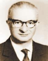 ukraińskim został prof. w katedrze geometrii. Lata okupacji niemieckiej przeżył jako karmiciel wszy w Instytucie Weigla.
