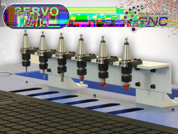 ZDJĘCIA PRODUKTU OPIS PRODUKTU Ploter frezujący 2030 ATC Pole robocze: 210 x 310 cm MASZYNA POSIADA MAGAZYN NARZĘDZI WYPOSAŻONY W 6 STOŻKÓW ISO30!