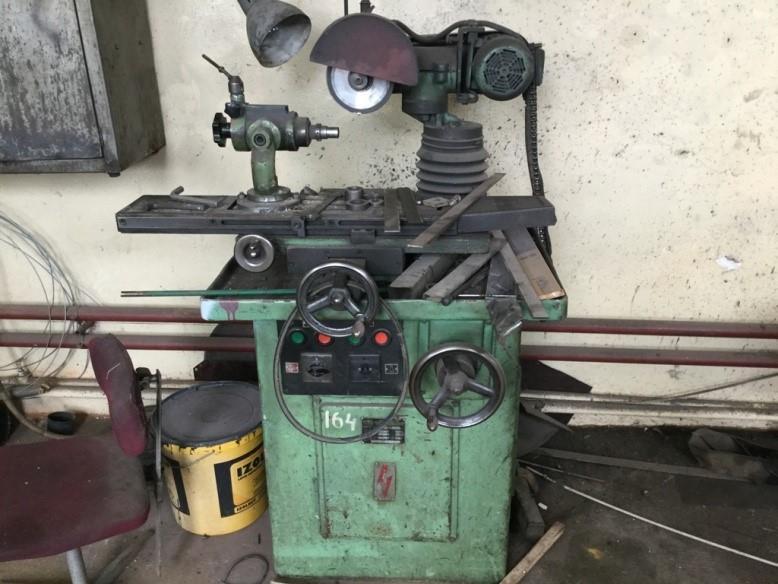 390 kg Długość stołu 1200 mm Maszyna sprawna technicznie, kompletna.
