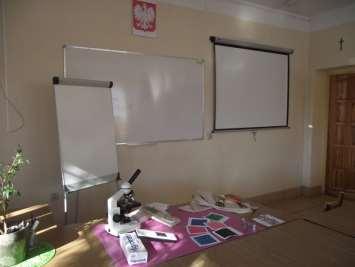 W pracowni tej odbywają się zajęcia materiałoznawstwa odzieżowego.