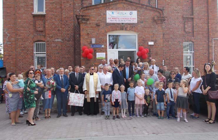 Odczytano Apel Pamięci przy pomniku z udziałem wojskowej asysty honorowej, wystawionej przez Centrum Szkolenia Artylerii i Uzbrojenia z Torunia.