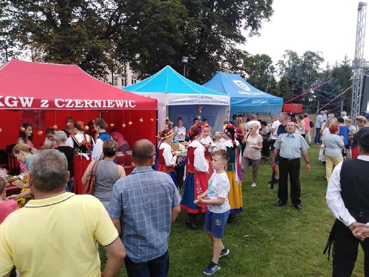 Gościmy na terenie gminy zespół folklorystyczny Grupo de Folclore Casa do Povo Valega Ovar z Portugalii, który na zakończenie pobytu wystąpił podczas Święta jabłka.
