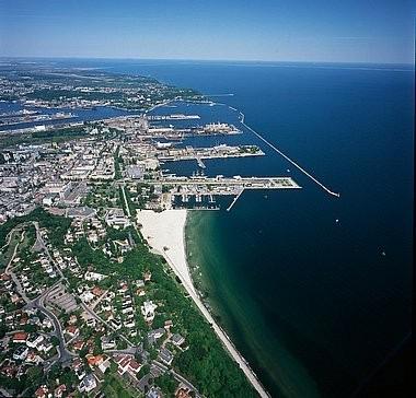 8. ZGŁOSZENIA DO ZAWODÓW: Zgłoszenia do zawodów prosimy przesyłać do dnia 23.09.2019. Rocznik 2010 i młodsi w pliku lxf na adres mailowy zawodypozp@gmail.com oraz przemek.