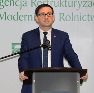 https://www. ponad 851,7 tys. euro; do rolników z pozostałych województw ma trafić ponad 11,45 mln euro. Daniel Obajtek, prezes ARiMR.