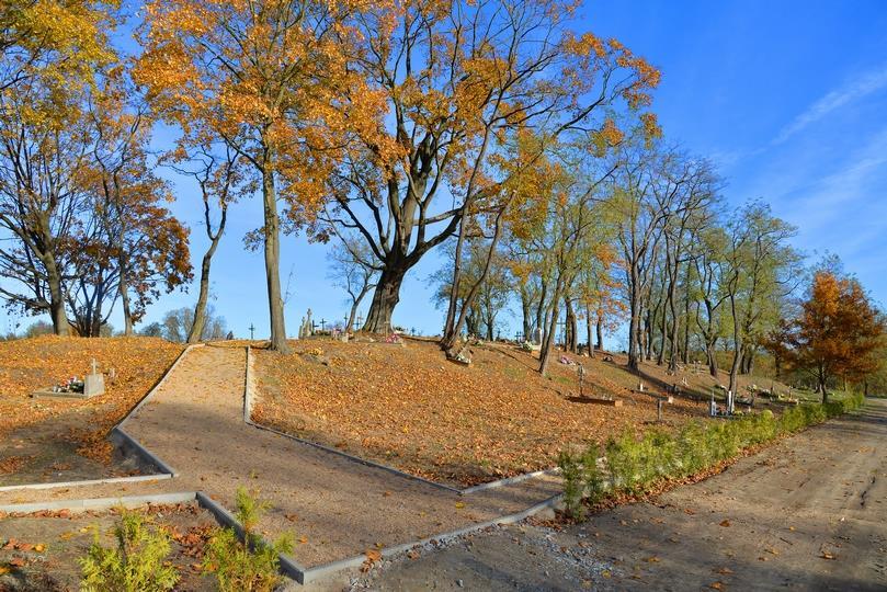 o wartości historycznej, - Odtworzenie traktów pieszych i