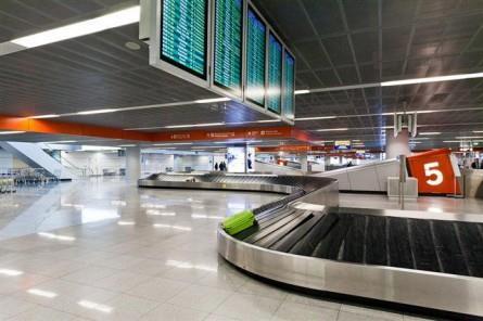 terminalu Obsługa pasażerska PASAŻEROWIE PRZYLATUJĄCY terminala PASAŻEROWIE TRANSFEROWI Terminal pasażerski OSOBY OSOBY PRZEBYWAJĄCE W OSOBY ODBIERAJĄCE TERMINALU ODPROWADZAJĄCE Z INNYCH PRZYCZYN