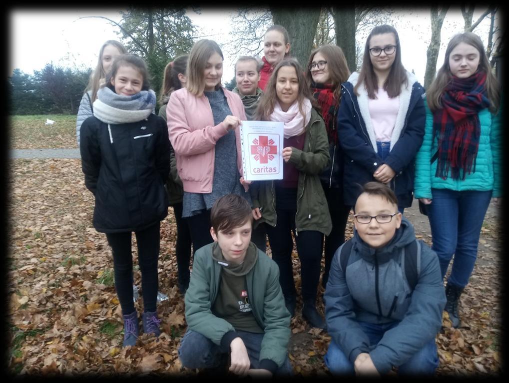 swój czas porządkowaniu nagrobków. Cała akcja trwała około 3 tygodni.