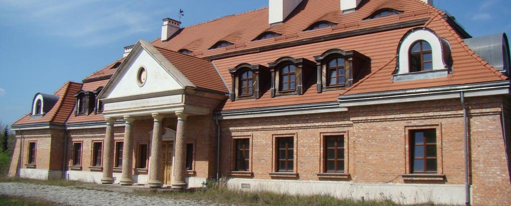 Świętochów, ul. Wiosenna Dom (Rezydencja) na sprzedaż za 19 000 000 PLN pow. 2 500 m2 2 piętra 2000 r.