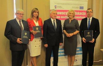 grantu: sierpień 2019 roku lipiec 2020 roku szkoły objęte wsparciem: Powiatowy Zespół