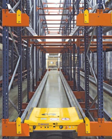 Pallet Shuttle Półautomatyczny system magazynowania akumulacyjnego Pallet Shuttle jest dostosowany do