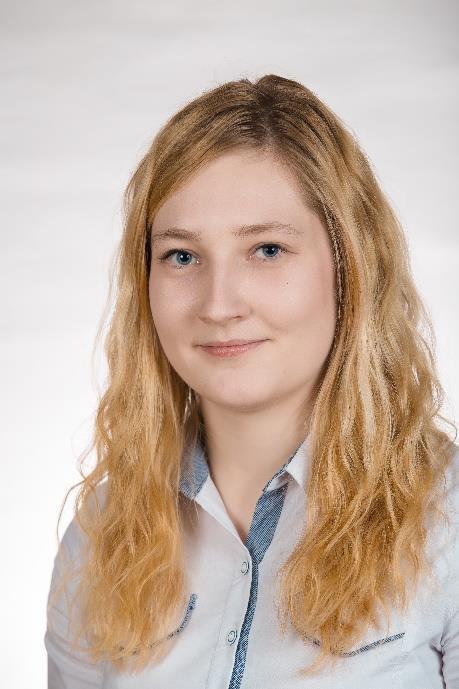 Ewelina Zebzda absolwentka klasy IIIb, klasa biologicznochemiczna, średnia 