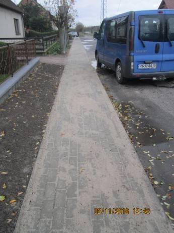 INWESTYCJE 2 listopada - zakończenie prac związanych z budową chodnika IZBICE PROJEKT: