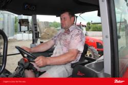 https://www. Historia gospodarstwa pana Brzostowskiego rozwijała się wraz z postawieniem na produkcję mleka. Coraz więcej krów wymagało sporej pracy i dobrego zmechanizowania produkcji zielonek.