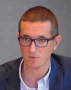 Drugi szczyt częstości zapadalności mamy ok. 50. r.ż. Tak więc można zachorować w każdym wieku, jednak większość pacjentów to ludzie młodzi, u progu życia.
