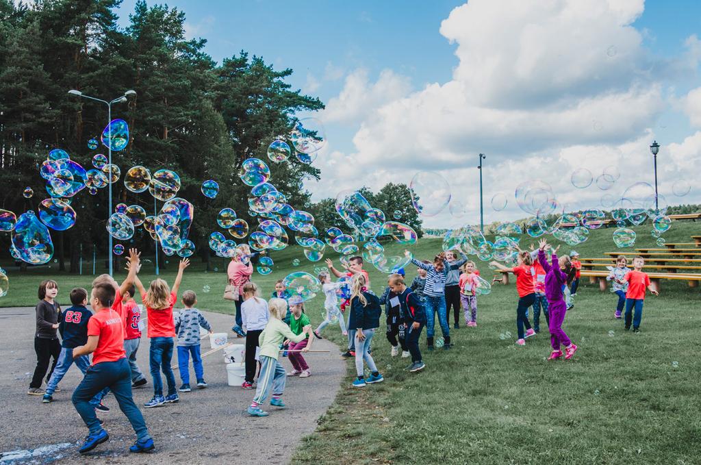 TRANSGRANICZNA SIEĆ WCZESNEJ EDUKACJI LT-PL-1R-106 Beneficjent wiodący: Gmina Korycin Beneficjenci: Gmina Birsztany; Dziecięce przedszkole w Birsztanach Vyturėlis Celem projektu jest podniesienie