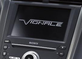 wyposażenia wnętrza Klimatyzacja dwustrefowa z automatyczną regulacją temperatury System nawigacji satelitarnej Sony CD/MP3 z DAB+ i Ford SYNC 3