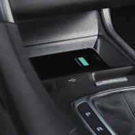 FORD MONDEO Personalizacja Technologia ładowania indukcyjnego ACV + Umożliwia ładowanie smartfonów podczas jazdy bez konieczności stosowania przewodów.