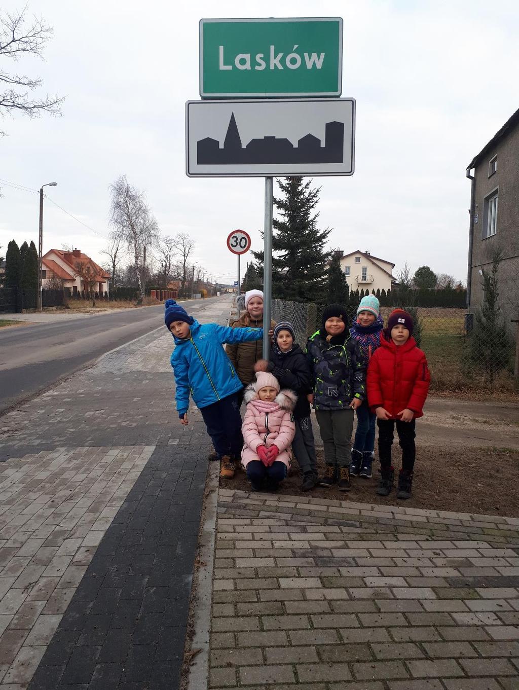 To my, uczniowie 2 klasy opowiemy wam o naszej
