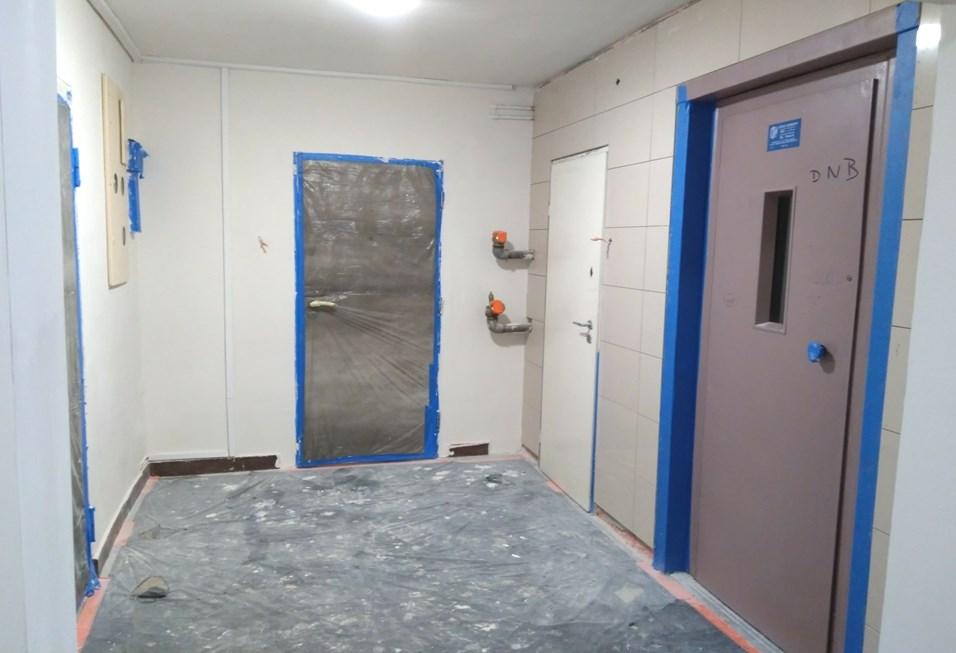 Osiedle Erazma N ajwiększą tegoroczną inwestycją w Osiedlu Erazma jest kompleksowy remont klatek schodowych budynku przy ul. Erazma z Zakroczymia 4.
