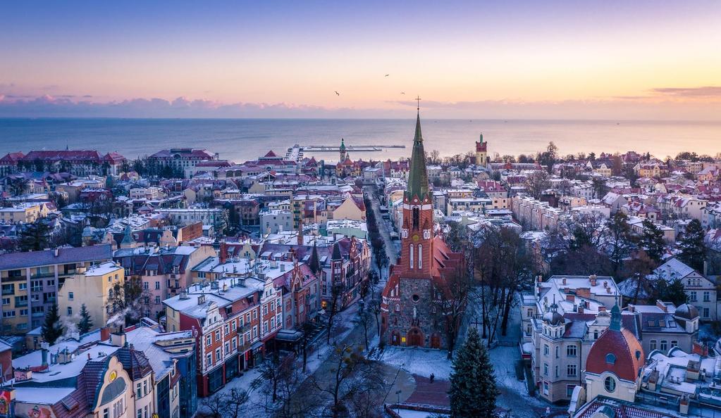 Święta z widokiem na morze Spraw, by ten wyjątkowy czas był dla Was przyjemnym świątecznym wspomnieniem.