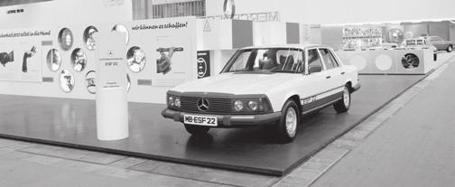 Jesień/zima 2019 Podróż w czasie Bezpieczeństwo w standardzie. W 1970 roku firma Mercedes-Benz jako pierwsza na świecie zaprezentowała w Untertürkheim w pełni elektronicznie sterowany układ ABS.