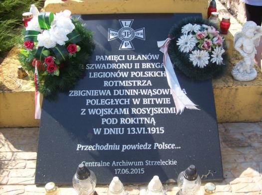 Dzień ósmy (15 lipca) Wczoraj spędziłam cały dzień w akademiku, bo opiekunowie stwierdzili, że jestem kontuzjowana kaleka. Dzisiaj pozwolono mi już pojechać z całą grupą na cmentarz i na wycieczkę.