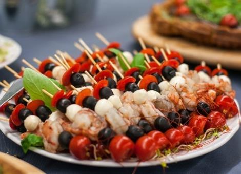 Kolacja Menu do wyboru PRZEKĄSKI ZIMNE: 3 szt./os. (60 g/szt.