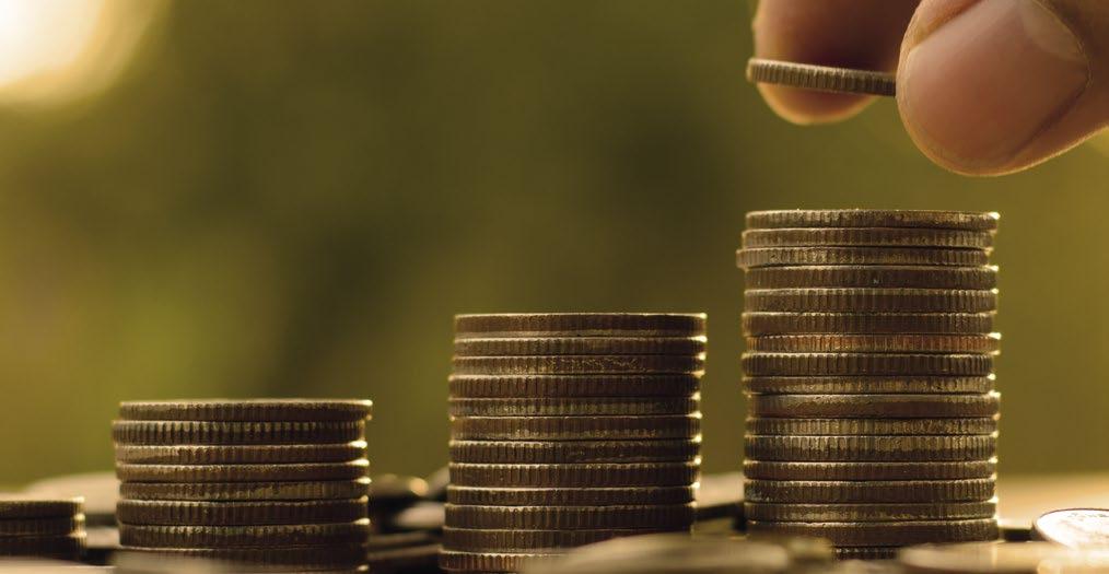 Wartość miesięcznych wpłat na Twoje PPK wyniesie: 60 zł od Ciebie (2%) + 45 zł od pracodawcy (1,5%) + średnio 20 zł od państwa (uśredniona wartość miesięczna rocznej dopłaty) = 120 zł.