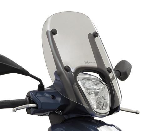Chromowane mocowania w standardzie. Przetestowana i zatwierdzona przez Piaggio. Logo Piaggio.