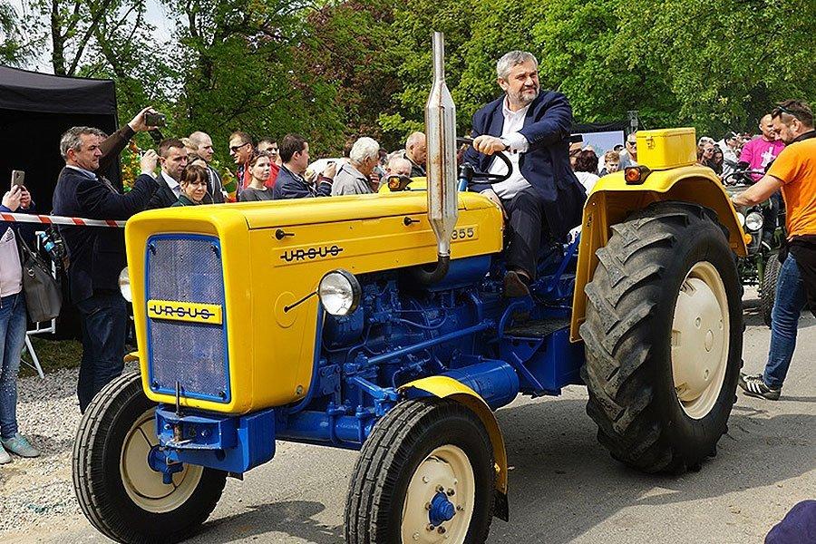 https://www. Polacy nie chcą już żywności anonimowej, tylko takiej, która pochodzi od znanego rolnika, wiąże się ze smakami rodzinnej kuchni.