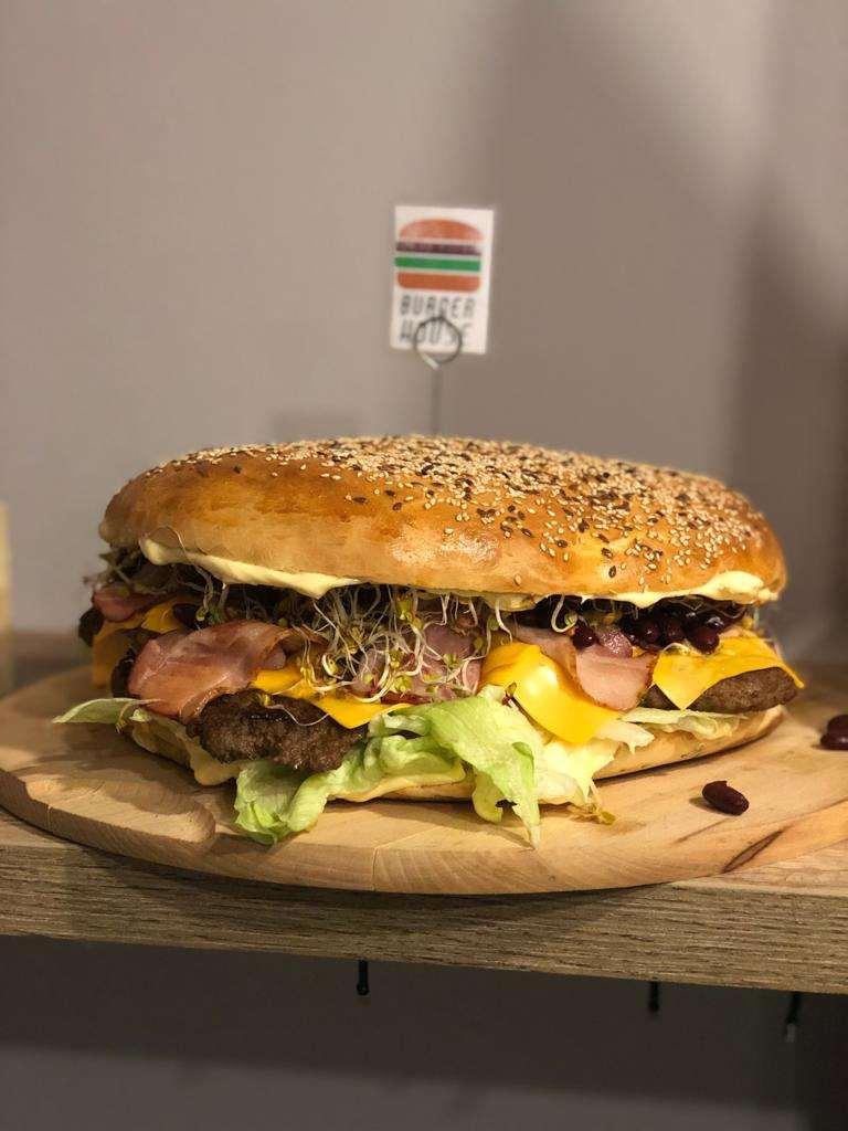 dowolnego kształtowania burgerów, tj. jego finalnej wielkości.