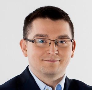 Jest również autorem artykułów recenzowanych, w których opisuje metody i narzędzia optymalizacji procesów.