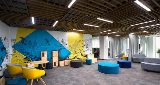 OŚWIETLENIE BIUROWE Sagittarius Business House WROCŁAW POLSKA Sagittarius Business House to nowoczesny budynek biurowy klasy A zlokalizowany we Wrocławiu przy skrzyżowaniu ulic Borowskiej i Suchej.