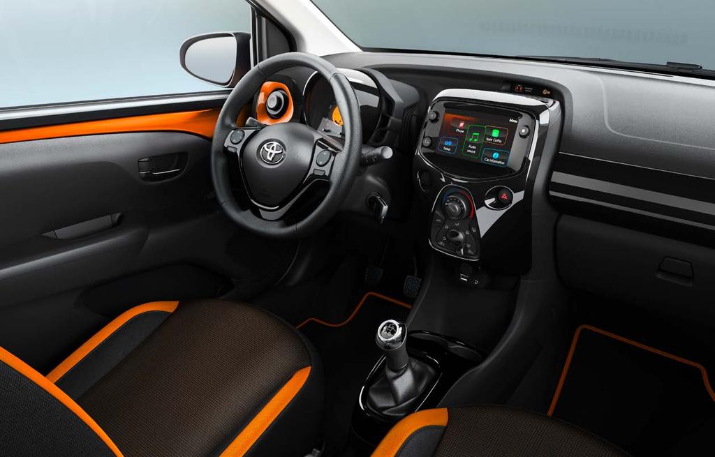 Orange Dach w kolorze fortepianowej czerni Lakierowane lusterka zewnętrzne w kolorze fortepianowej czerni
