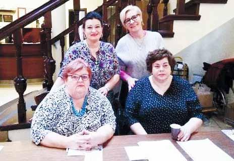 lokwializmu. Ale to od naszej postawy, kultury, cierpliwości, zawodowej pozycji zależy, jak będą oceniać i postrzegać nas, pielęgniarki i położne, osoby z zewnątrz.