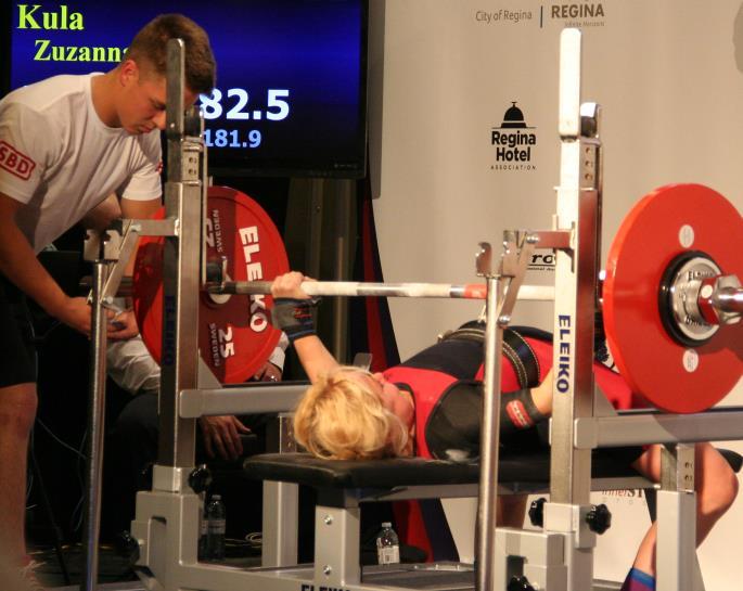Już 120 kg w pierwszym podejściu przysiadów było tylko o 2,5 kg mniejszym ciężarem od limitu rekordu Polski juniorek do lat 20, stanowiąc jednocześnie jej dotychczasowy rekord życiowy z czerwca tego