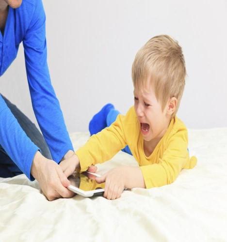 Bądź krytycznie nastawiony i w kontaktach internetowych nigdy nie zachodź zbyt daleko. Nie zastępuj komputerem prawdziwych przyjaciół i kolegów. Nie myl normalnej rzeczywistości ze światem wirtualnym!