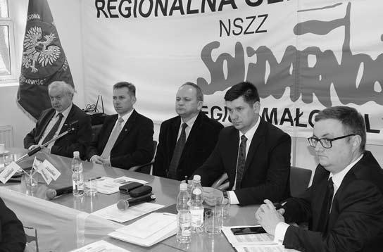 inwestycji jest Program Inwestycji Dworcowych, który w województwie małopolskim obejmuje 27 dworców, w tym budowę nowych Innowacyjnych Systemów Dworcowych, takich jak np. nowy dworzec w Oświęcimiu.