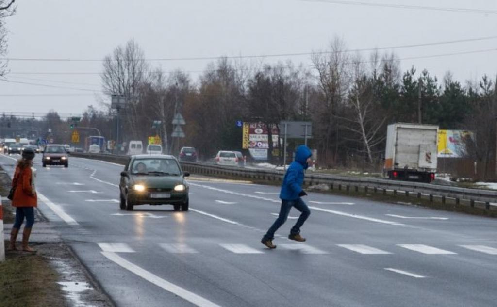 7.SKUP SIĘ NA DRODZE, nie jesteś na niej sam Większość kierowców (60 70%) wskazuje, że przynajmniej czasami używa telefonu komórkowego w czasie jazdy