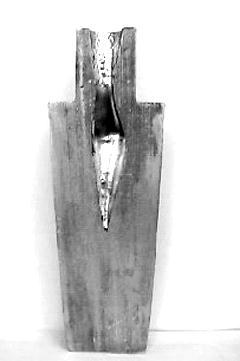 Comparative shape and of the contraction cavity depth on the ingots section a)- the head riser adjuster with heat isolation masses b)- the graphite head riser adjuster Jak wynika z tablicy 3 wyniki